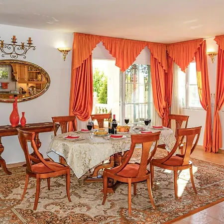 Villa Vesta 미하스
